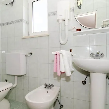 Apartment Peco With Balcony